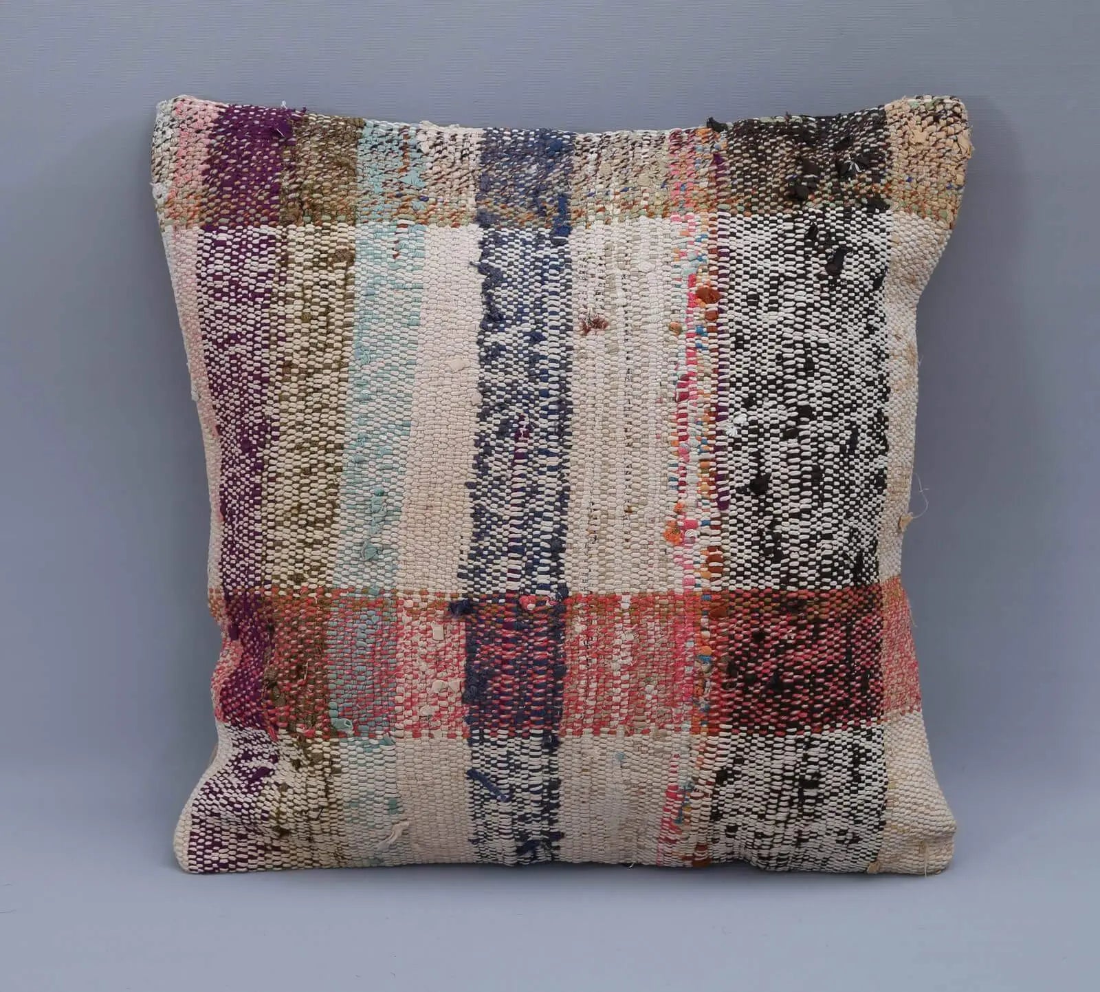 RC 27119 1 BEIGE PILLOWS